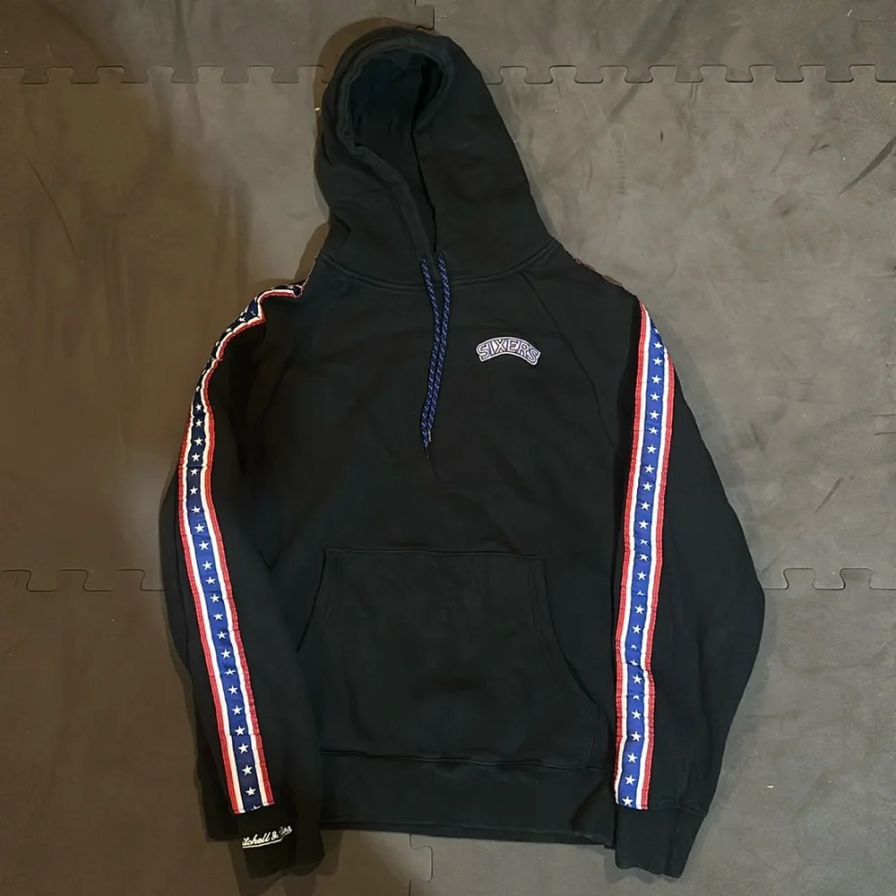 Mitchell and Ness 76ers hoodie - Picture 1 of 5